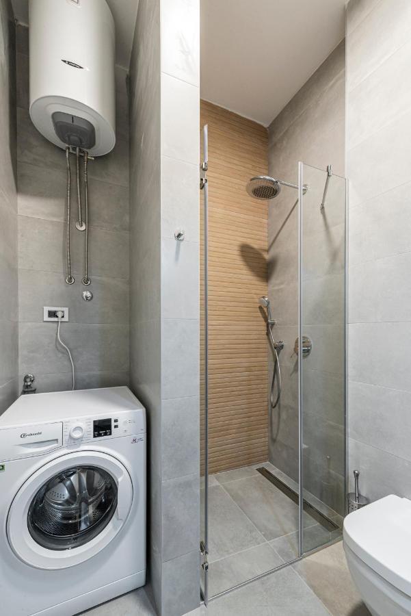 Vertigo Modern Studio-Free Private Parking-Fast Wi-Fi Нови Сад Екстериор снимка