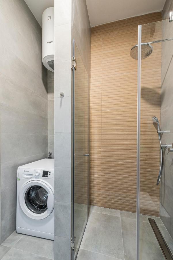 Vertigo Modern Studio-Free Private Parking-Fast Wi-Fi Нови Сад Екстериор снимка