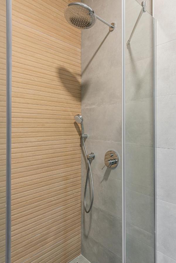 Vertigo Modern Studio-Free Private Parking-Fast Wi-Fi Нови Сад Екстериор снимка
